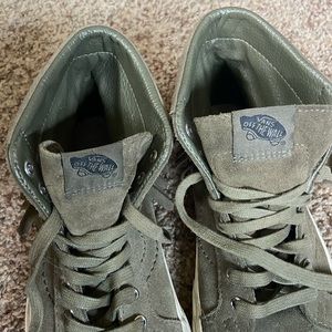Vans sk8 hi Moc suede fringe olive green sz 7